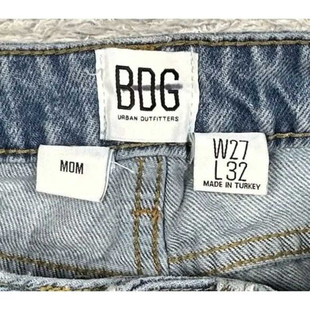 BDG Urban Outfitters Mom Jeans Blue Distressed Wash Size‎ 27 x32